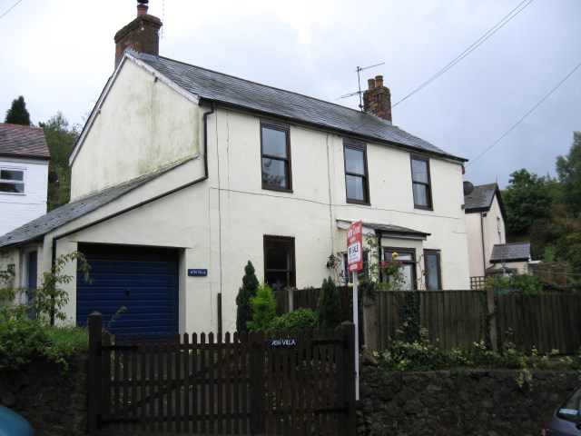 Ash Villa up for sale in 2010. Note the garage on the left, formerly a workshop.